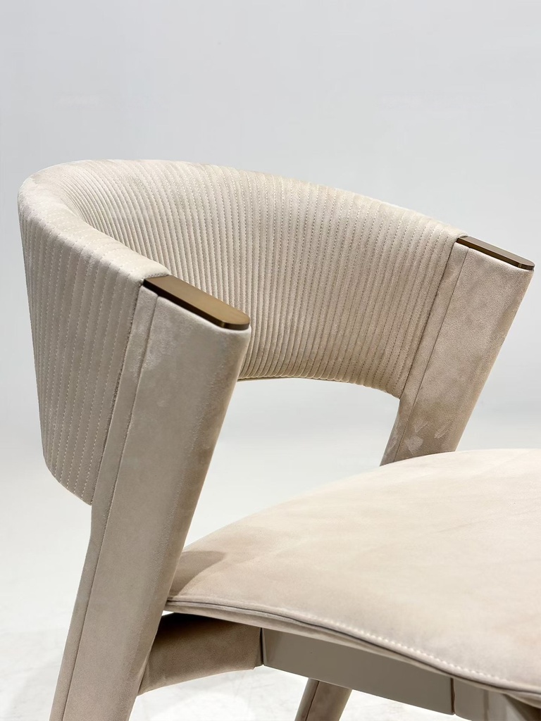 輕奢 米色烤漆 磨砂皮餐椅 KNNS151